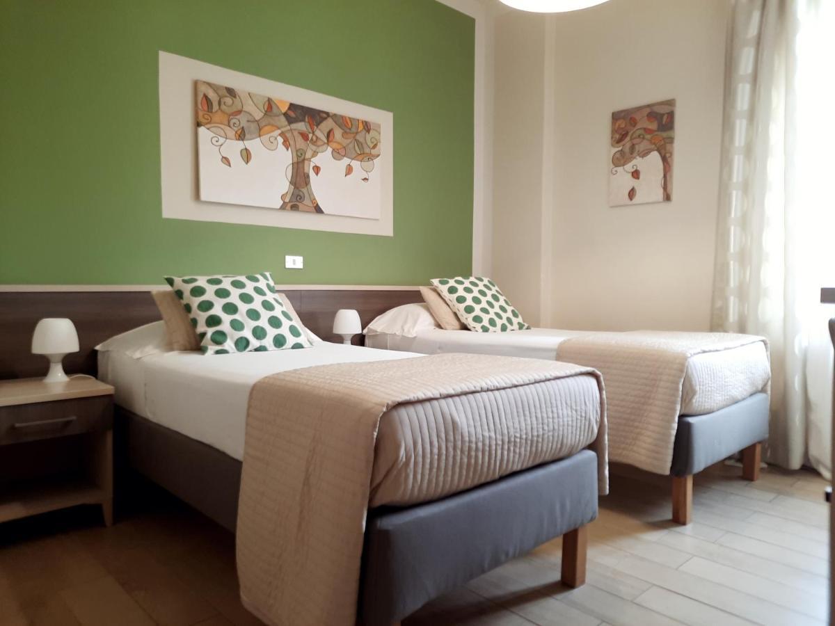 Art Hotel П'єтразанта Екстер'єр фото
