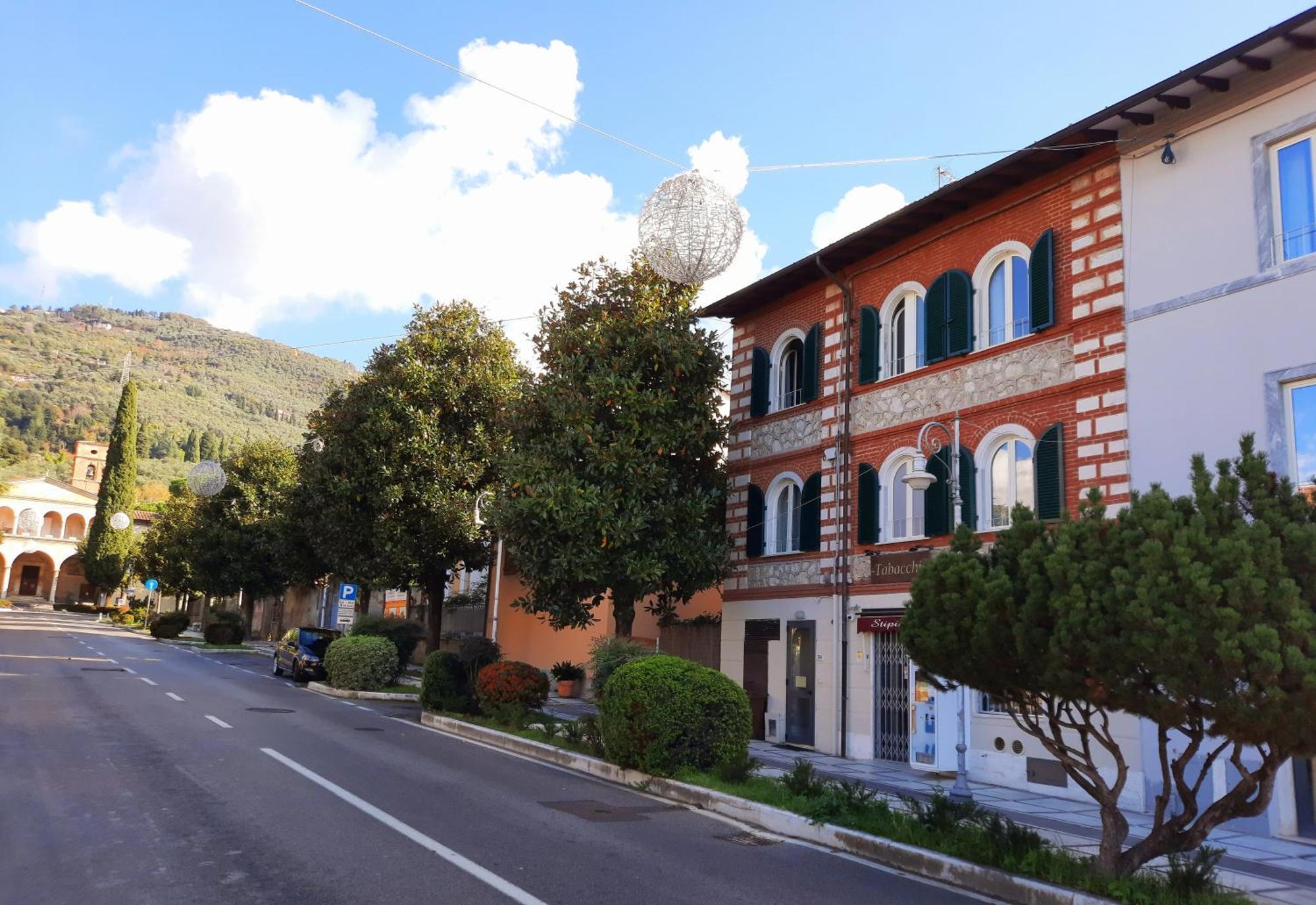 Art Hotel П'єтразанта Екстер'єр фото