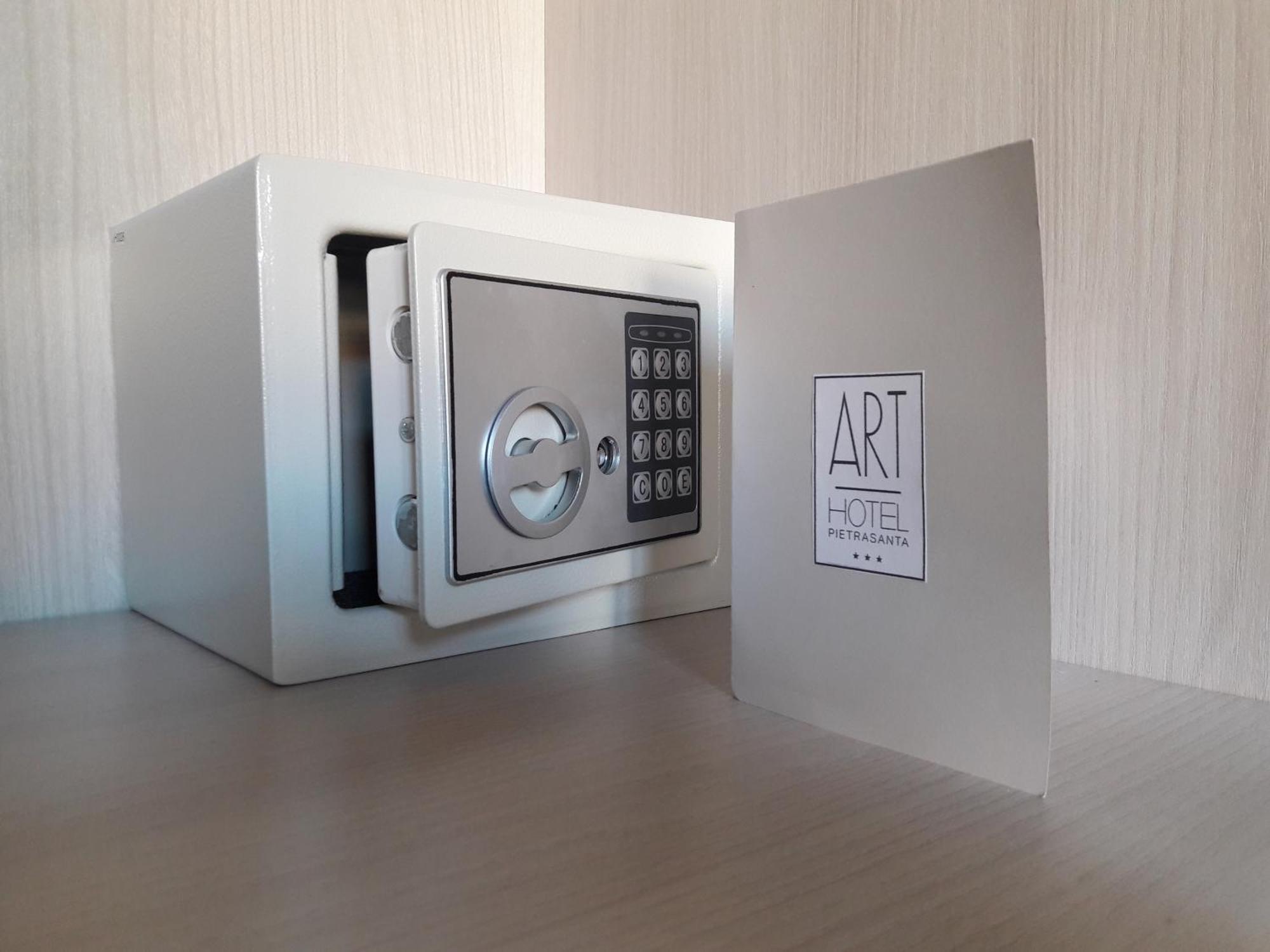 Art Hotel П'єтразанта Номер фото