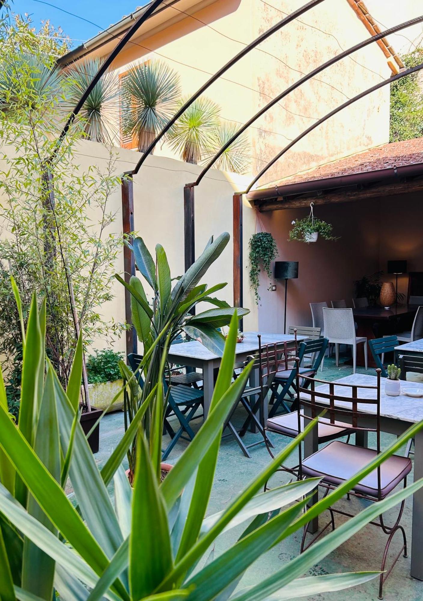 Art Hotel П'єтразанта Екстер'єр фото